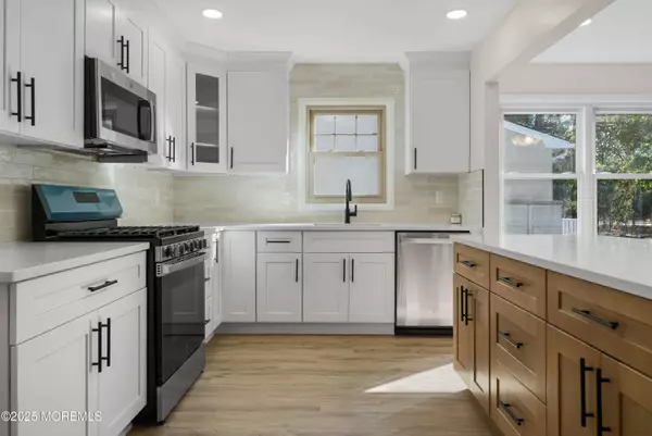 6 Westport Drive, Toms River, NJ 08757