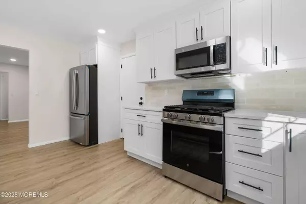 6 Westport Drive, Toms River, NJ 08757