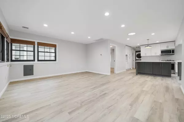 142 E Lakewood Avenue, Ocean Gate, NJ 08740