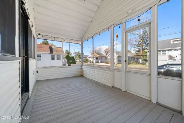 142 E Lakewood Avenue, Ocean Gate, NJ 08740