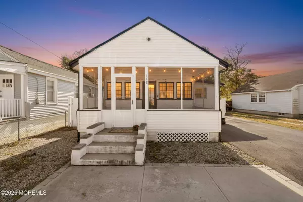 142 E Lakewood Avenue, Ocean Gate, NJ 08740