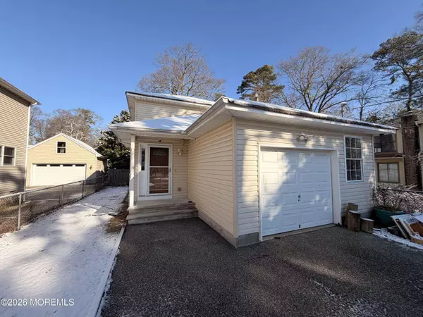 703 Parkside Avenue, Toms River, NJ 08753