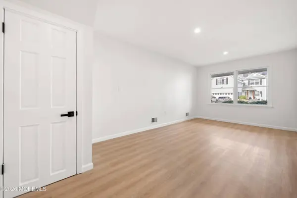 21 Queen Ann Road, Brick, NJ 08723