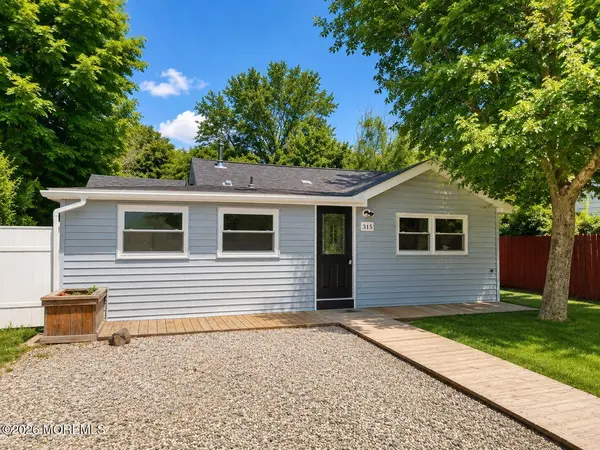 315 Vanderwell Avenue, Bayville, NJ 08721