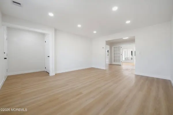 33 Whitmore Drive, Toms River, NJ 08757