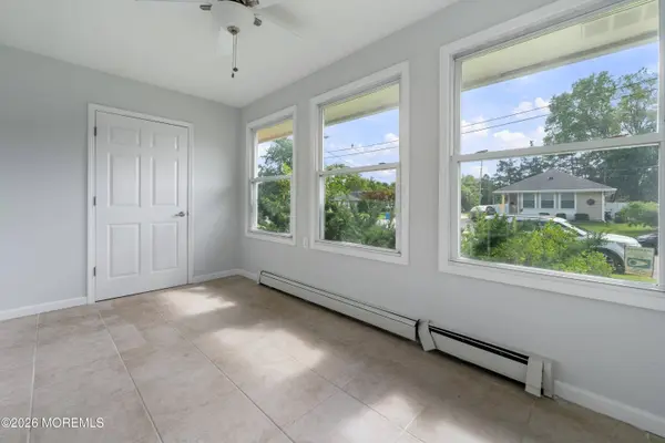 48 Berkshire Court, Toms River, NJ 08753