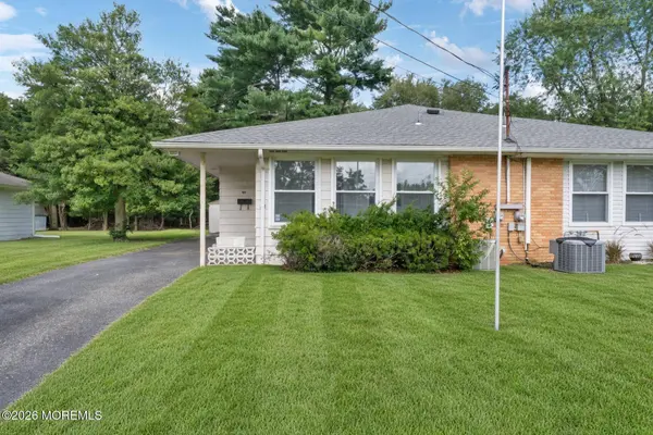 48 Berkshire Court, Toms River, NJ 08753