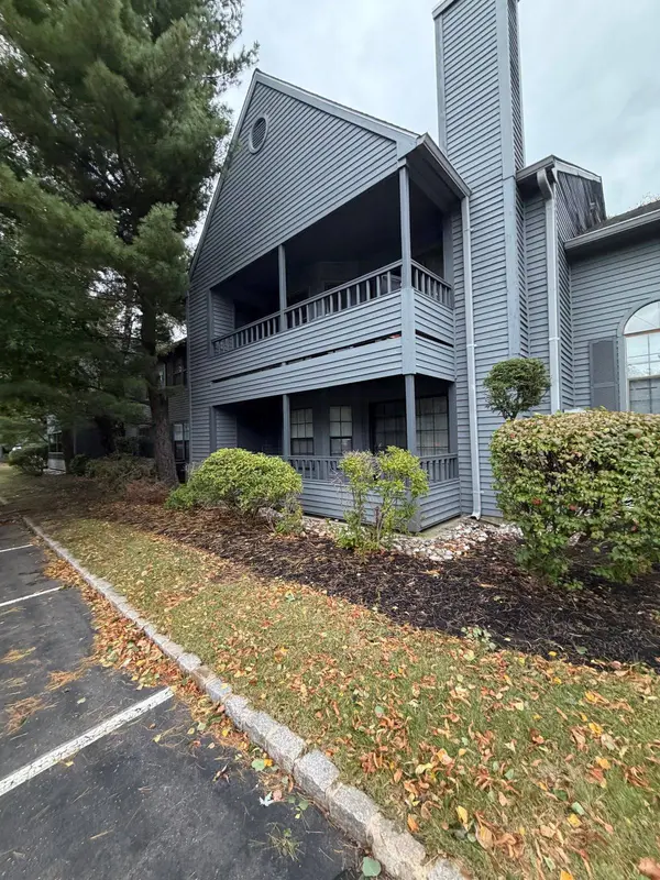406 Woodhaven Drive, Edison, NJ 08817
