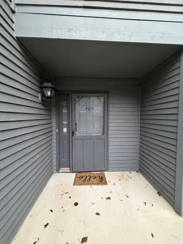 406 Woodhaven Drive, Edison, NJ 08817