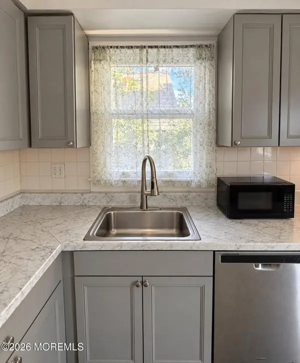 154 Highland Boulevard #Floor 2, Keansburg, NJ 07734