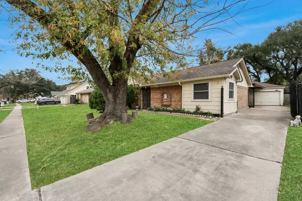 16306 Forest Way DR, Houston, TX 77090