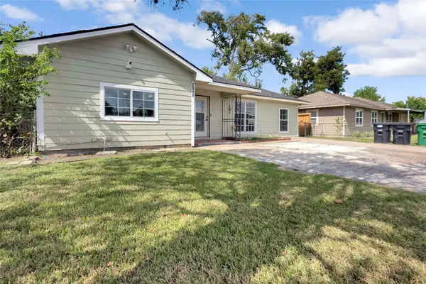 2919 Cochran ST, Houston, TX 77009