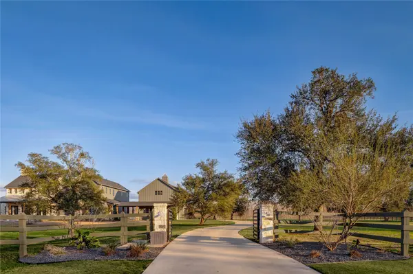 4803 Riverbend CT, Fulshear, TX 77441