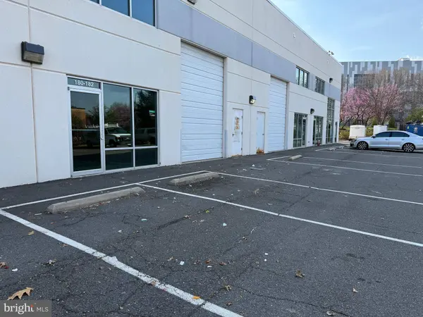 21760 BEAUMEADE CIR #180, Ashburn, VA 20147