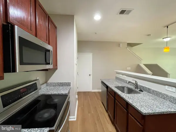 42301 ONYX TER, Aldie, VA 20105