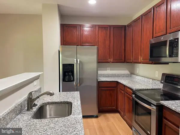 42301 ONYX TER, Aldie, VA 20105