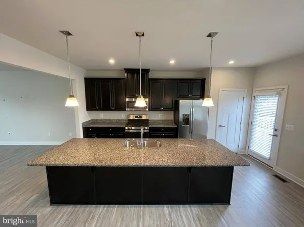 7821 COVE POINT DR, Manassas, VA 20109