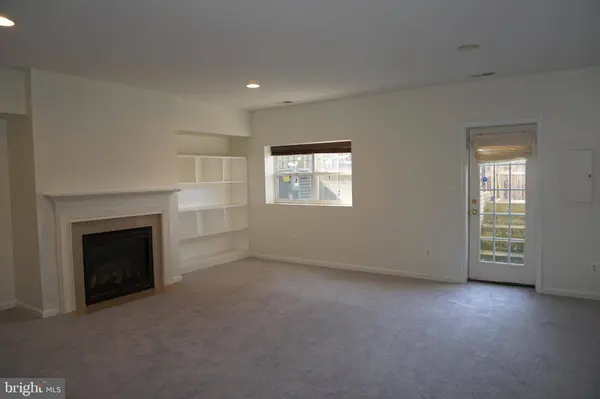 9219 ALVYN LAKE CIR, Bristow, VA 20136
