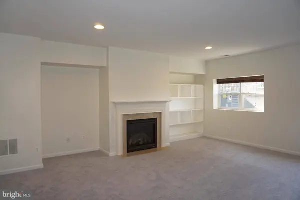 9219 ALVYN LAKE CIR, Bristow, VA 20136