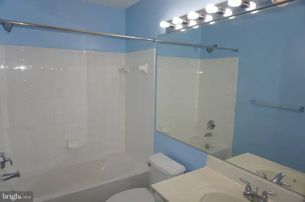 9219 ALVYN LAKE CIR, Bristow, VA 20136