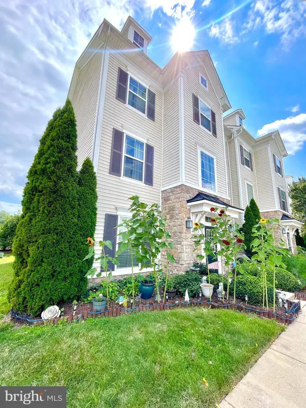 8173 FALLS GROVE DR, Manassas, VA 20111