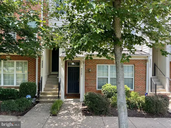 42301 ONYX TER, Aldie, VA 20105