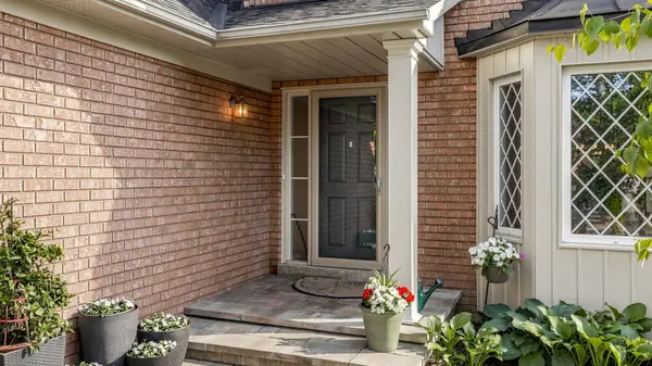 153 Grenadier CRES, Vaughan, ON L4J 7V6
