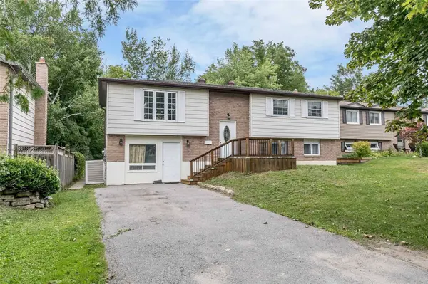 18 Chippawa CT #Upper