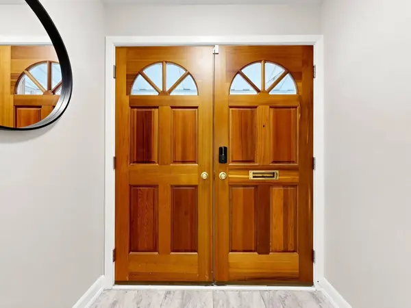 32 Cairnside CRES, Toronto C15, ON M2J 3M8