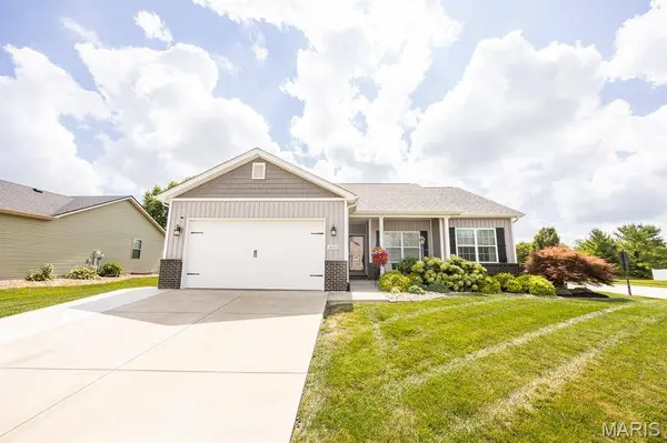 7000 Augusta DR, Glen Carbon, IL 62034