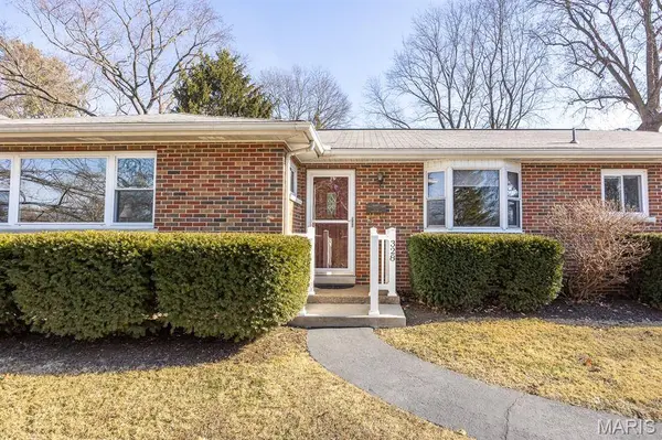 328 W Park DR, Belleville, IL 62226