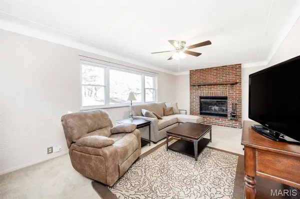 328 W Park DR, Belleville, IL 62226
