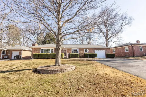 328 W Park DR, Belleville, IL 62226
