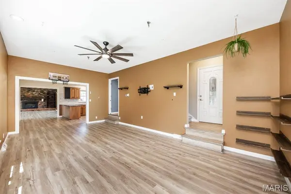 621 Harvard DR, Edwardsville, IL 62025
