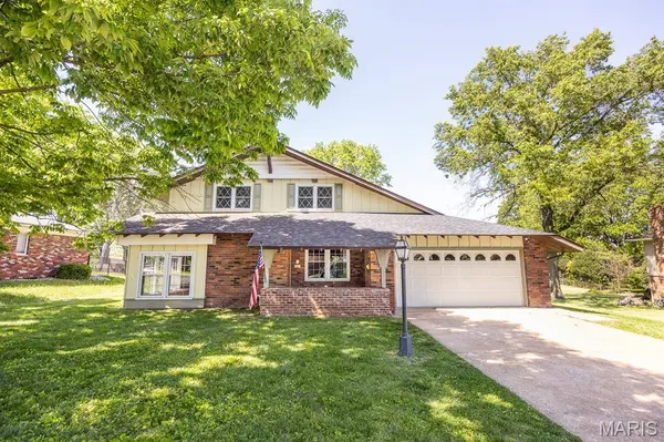 621 Harvard DR, Edwardsville, IL 62025