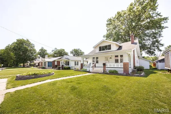 110 N 32nd ST, Belleville, IL 62226