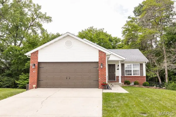 102 Bayridge CT, Glen Carbon, IL 62034