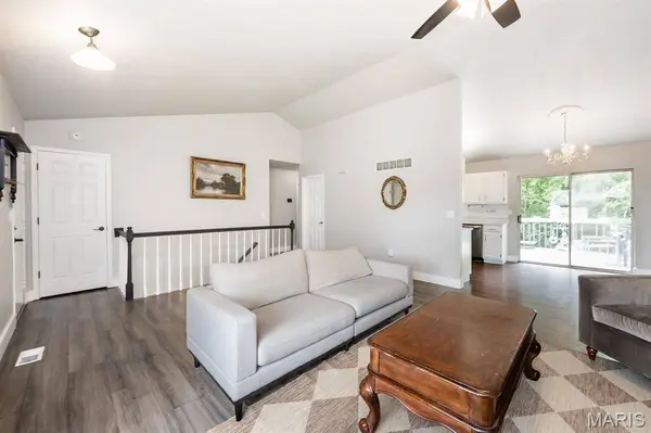 102 Bayridge CT, Glen Carbon, IL 62034
