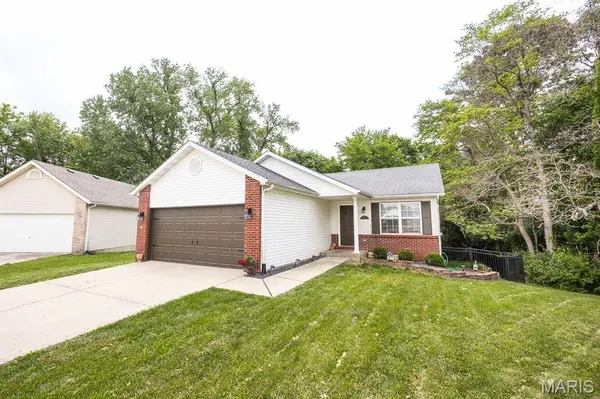 102 Bayridge CT, Glen Carbon, IL 62034
