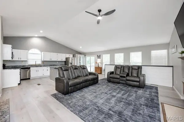 98 Stonebrooke, Troy, IL 62294