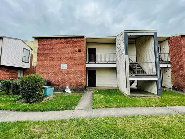 13480 S Thorntree DR #1004, Houston, TX 77015