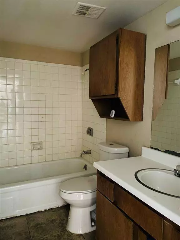 13480 S Thorntree DR #1004, Houston, TX 77015