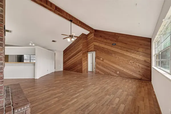 10135 Shell Rock RD, La Porte, TX 77571