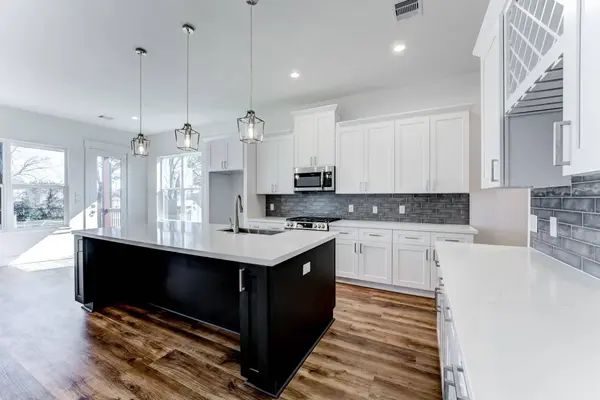 4914 Lavender ST, Houston, TX 77026