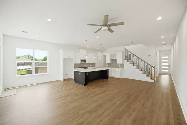 4914 Lavender ST, Houston, TX 77026