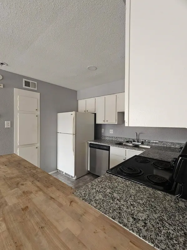 13480 S Thorntree DR #910, Houston, TX 77015