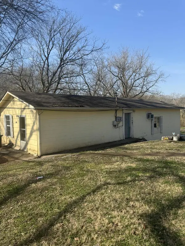 389 Market ST NE, Charleston, TN 37310