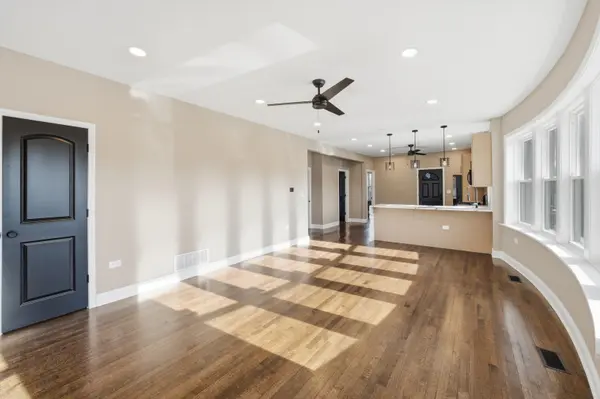 9157 S Paulina St, Chicago, IL 60620-5556