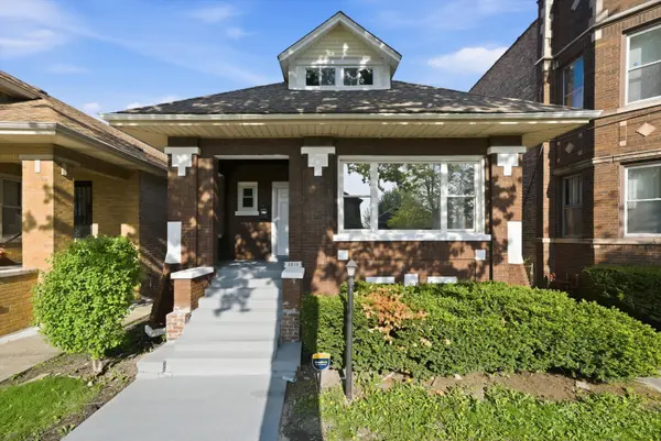 8219 S Throop St, Chicago, IL 60620-3935
