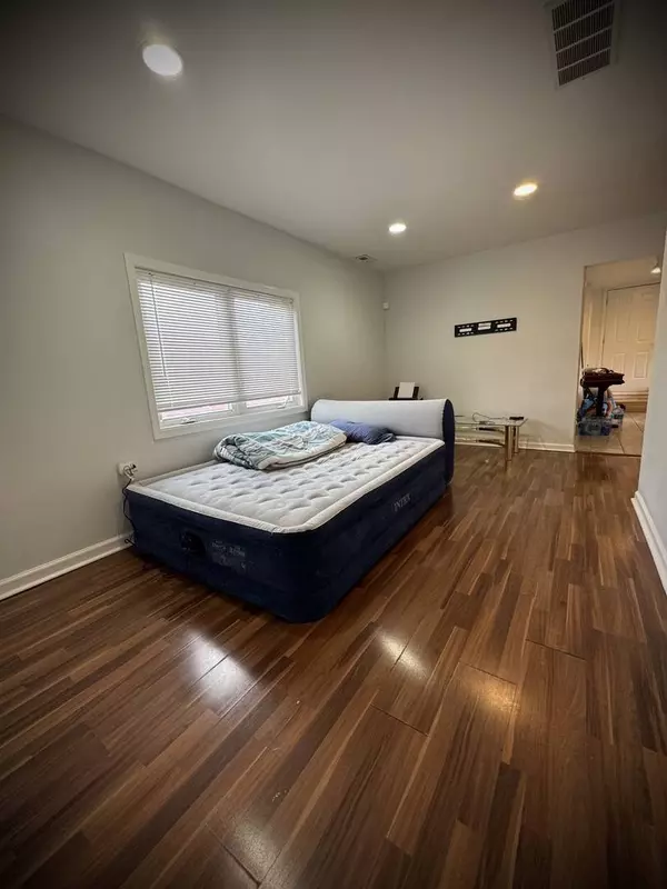 8513 S Sangamon ST, Chicago, IL 60620